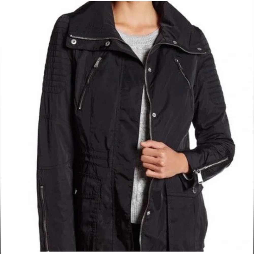 BCBGeneration black w/silver details breathable hooded rain jacket Smal